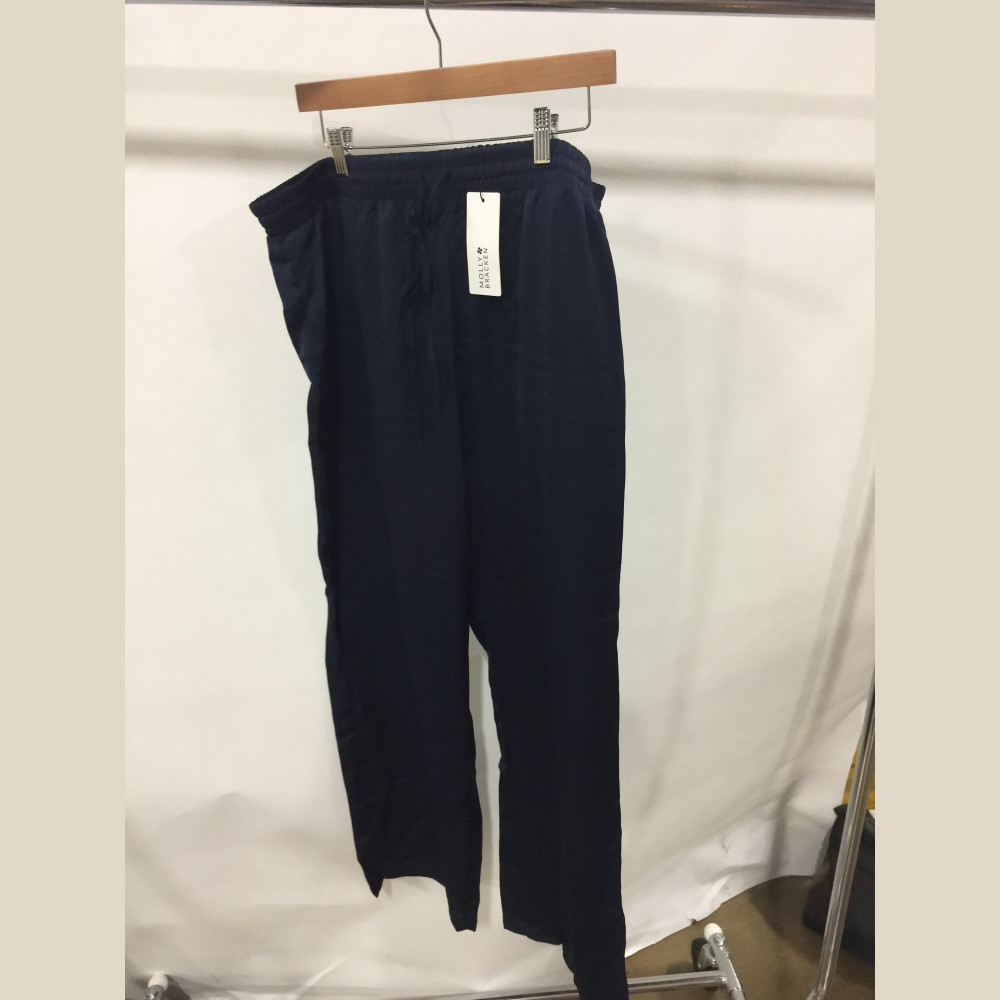 Summertime Casual Pant in Navy Blue | Wantable