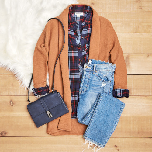 friendsgiving outfit ideas: plaid and cardigan