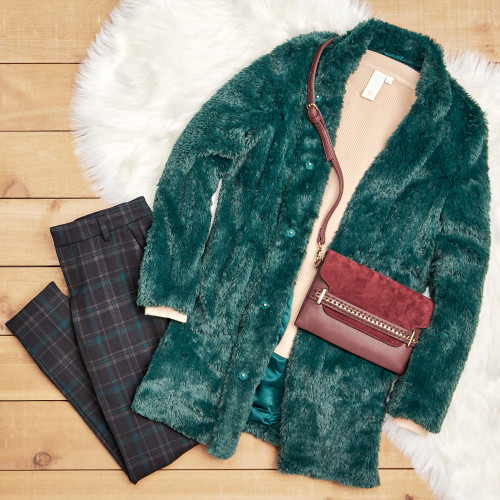 friendsgiving outfit ideas: faux fur jacket and plaid pants