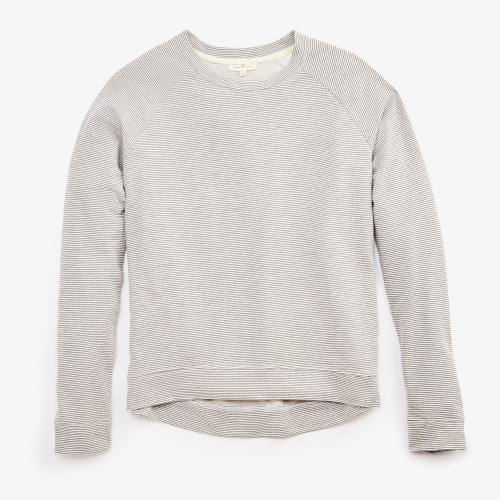 casual outfits: pullover sweatshirt